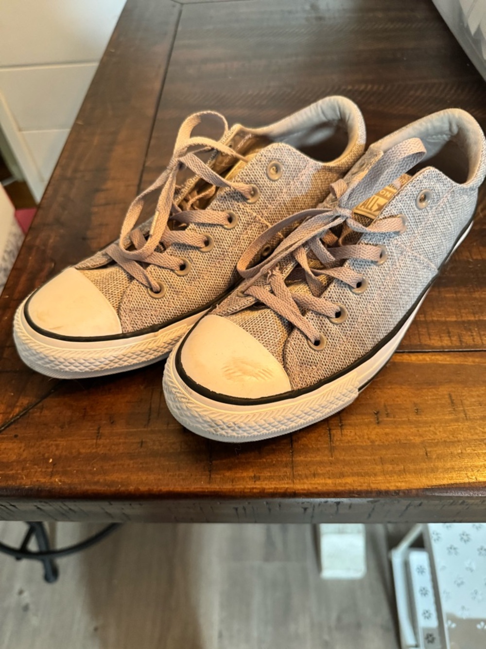 Converse Low-Top Sneakers in Light Taupe